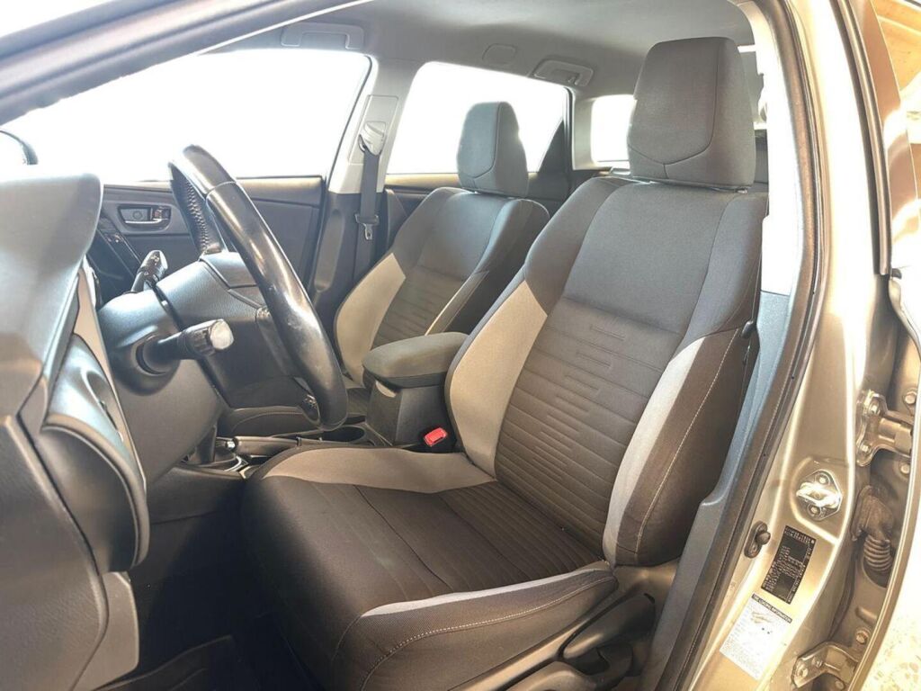 Toyota Auris 2016 Harmaa