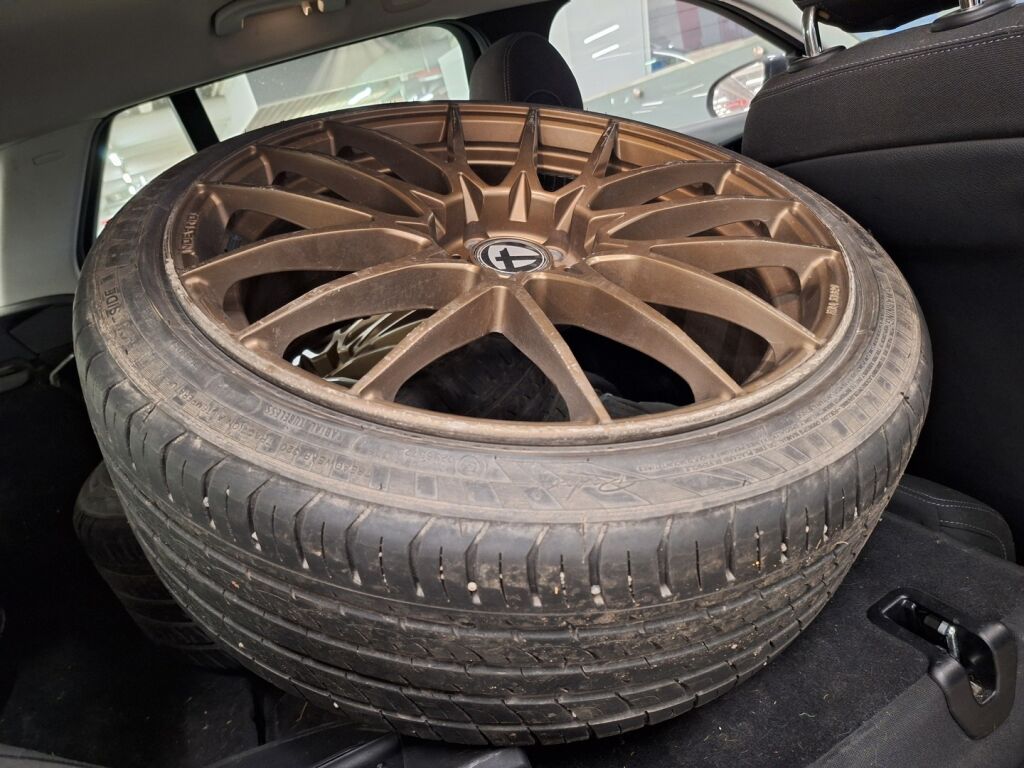 Mercedes-Benz C 2016 Harmaa