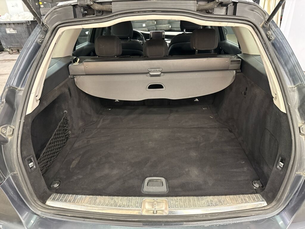 Mercedes-Benz C 2016 Harmaa