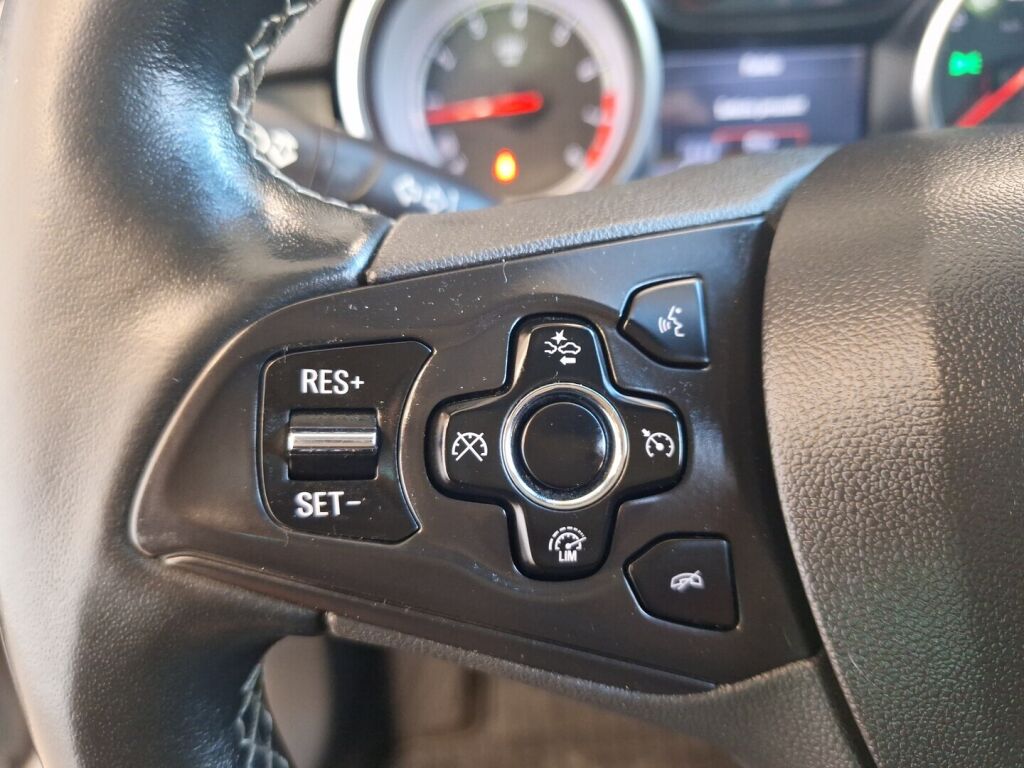 Opel Astra 2016 Hopea