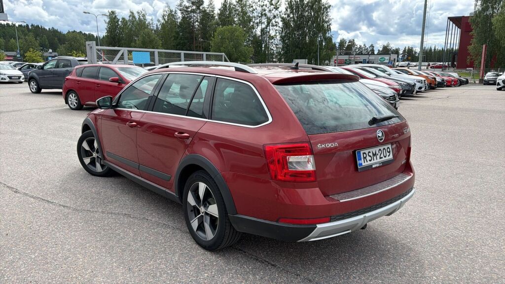 Skoda Octavia 2016 Punainen