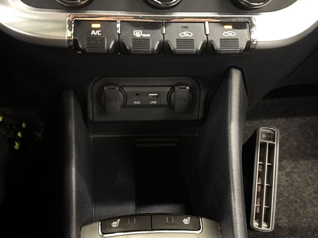 Kia Rio 2016 Sininen