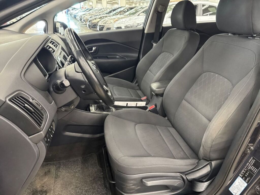 Kia Rio 2016 Sininen