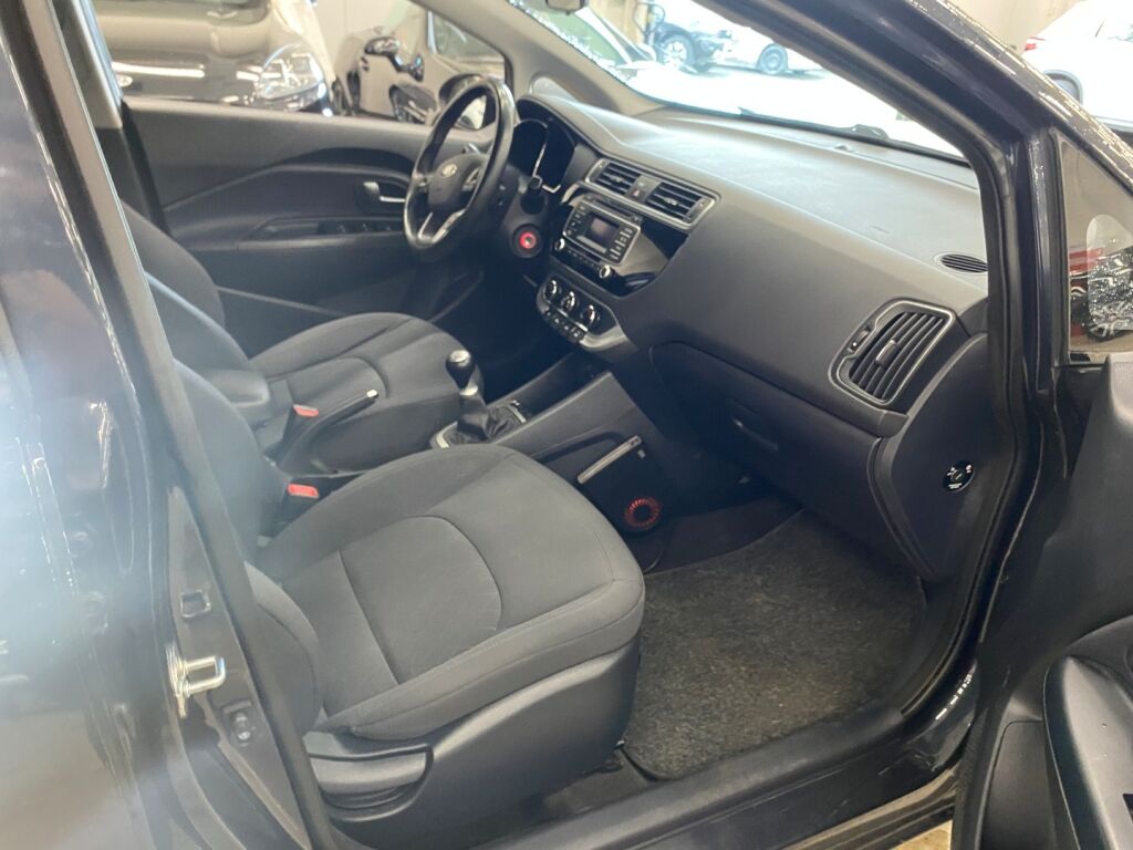 Kia Rio 2016 Sininen
