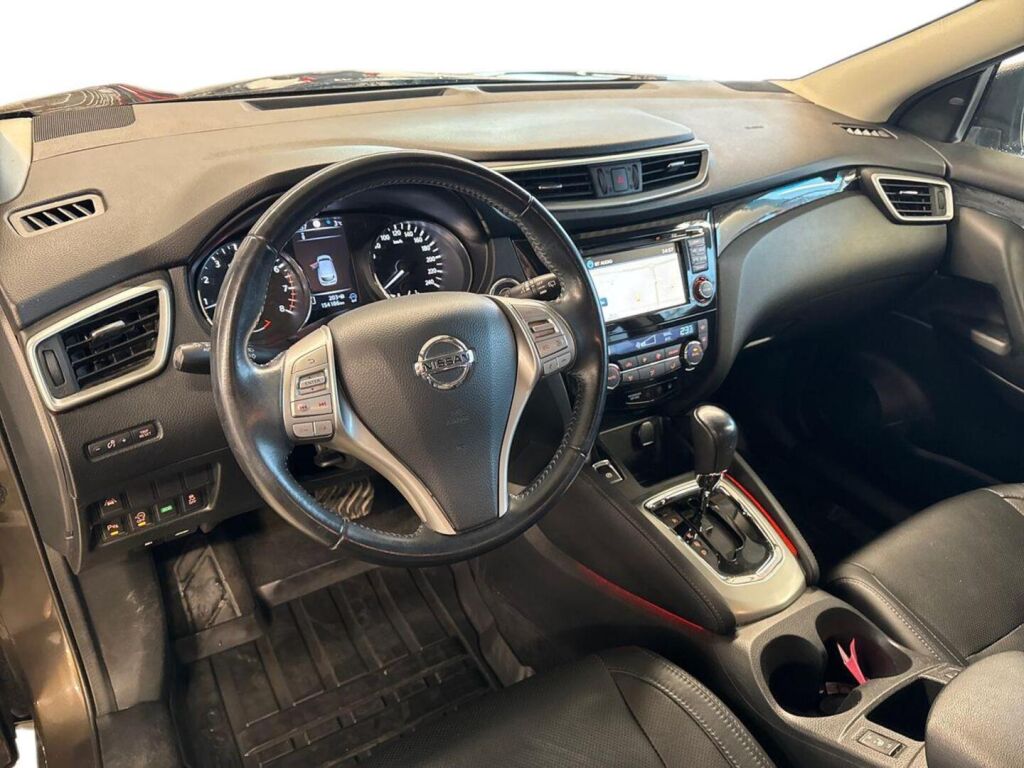 Nissan Qashqai 2016 Ruskea (beige)