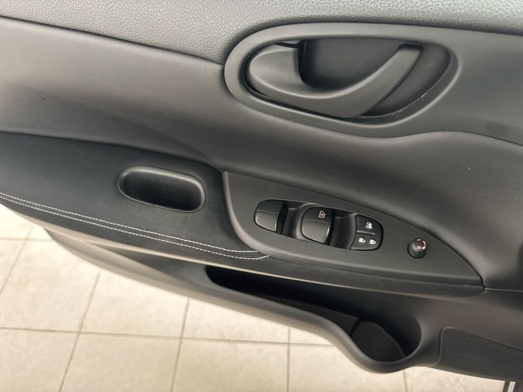 Nissan Pulsar 2017 Harmaa