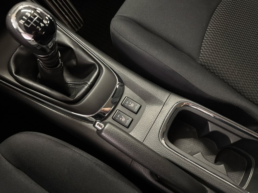 Nissan Pulsar 2017 Harmaa