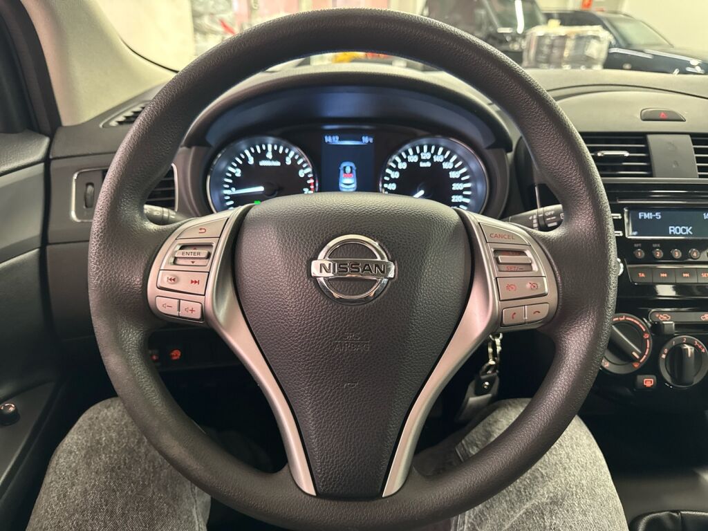 Nissan Pulsar 2017 Harmaa