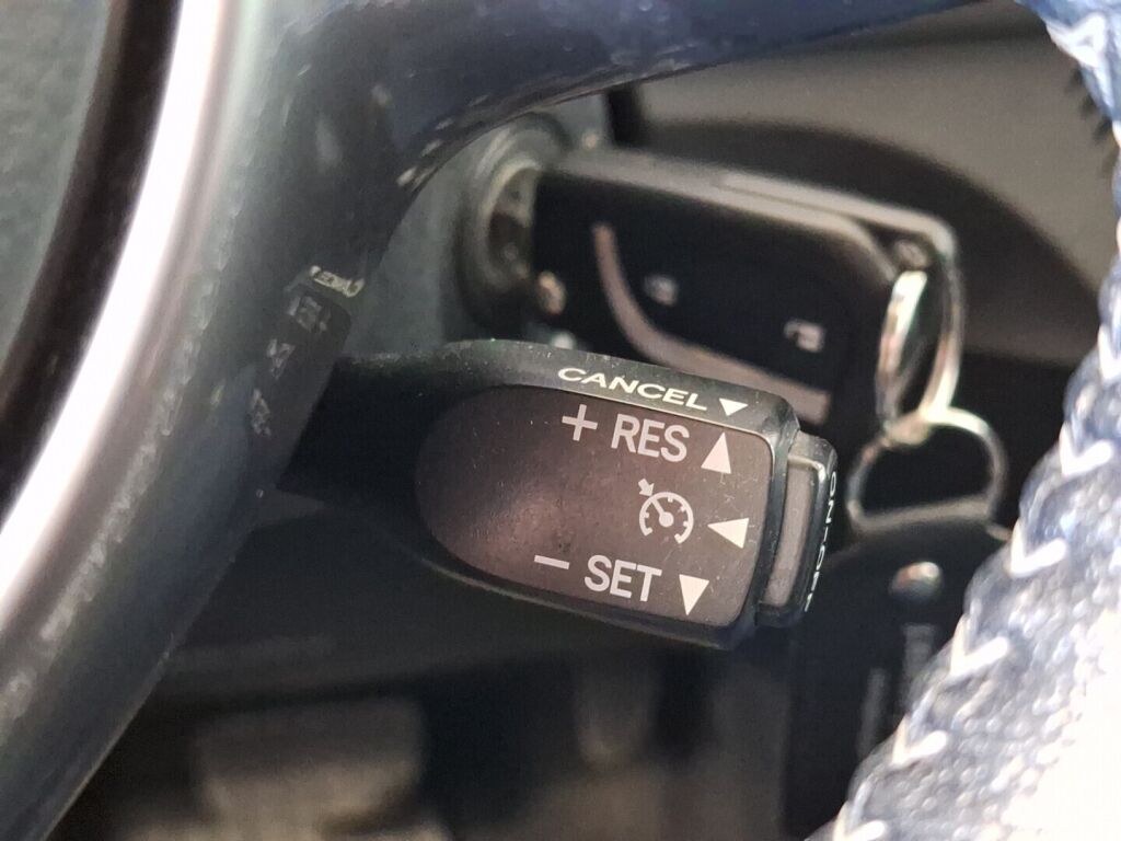 Toyota Yaris 2016 Musta