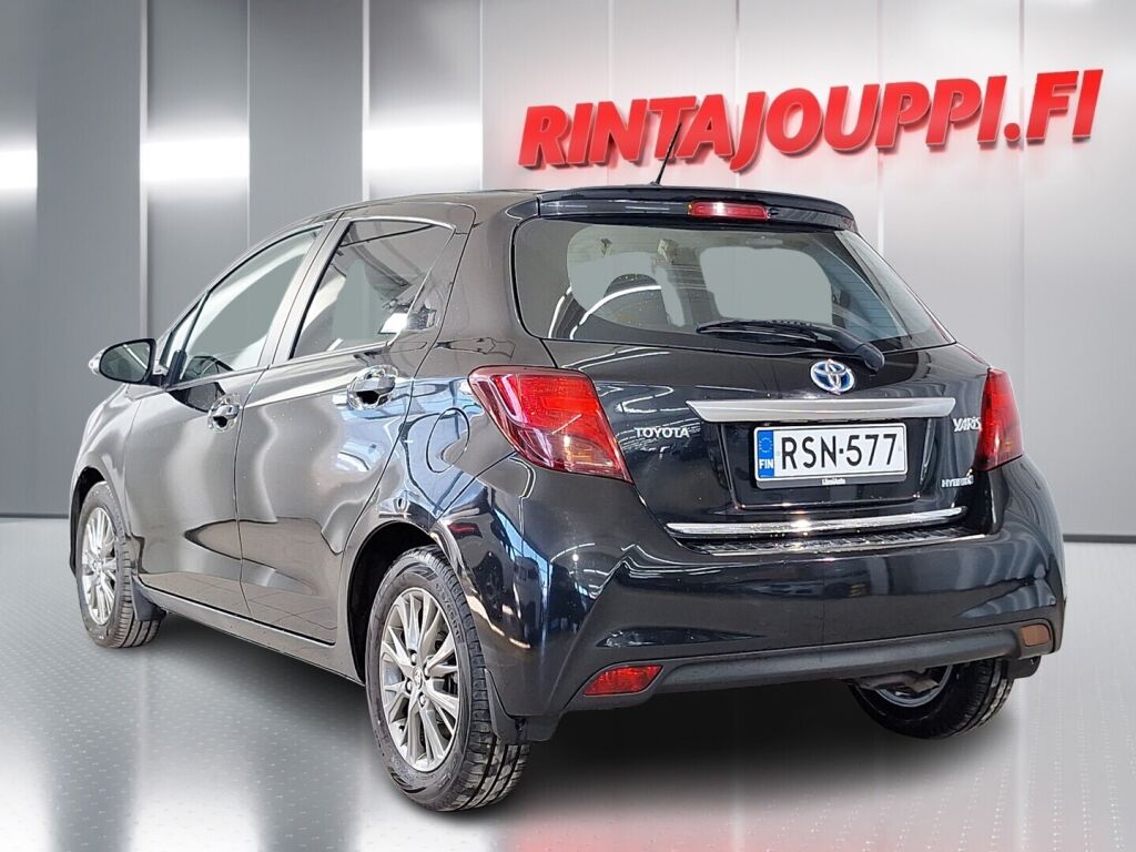 Toyota Yaris 2016 Musta