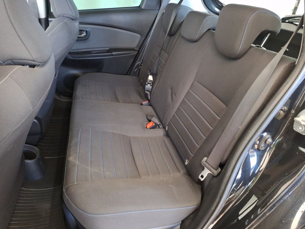 Toyota Yaris 2016 Musta