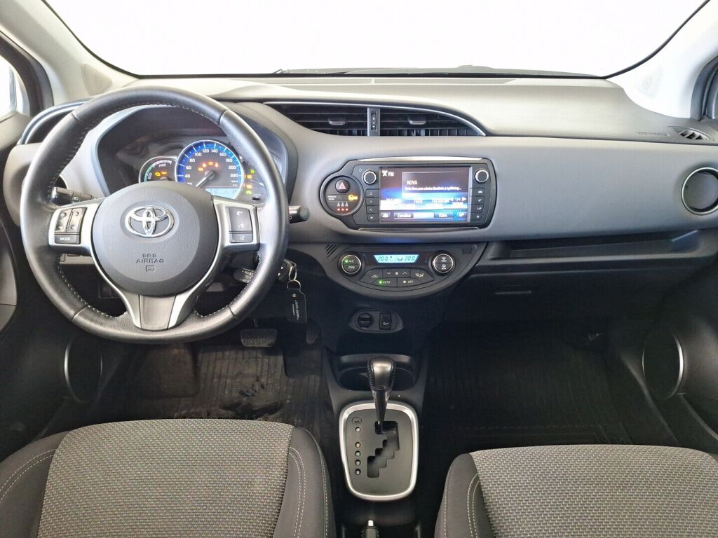 Toyota Yaris 2016 Musta