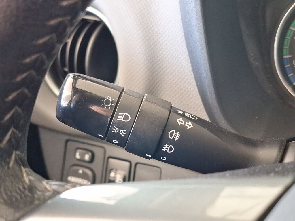 Toyota Yaris 2016 Musta
