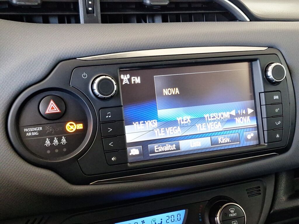 Toyota Yaris 2016 Musta