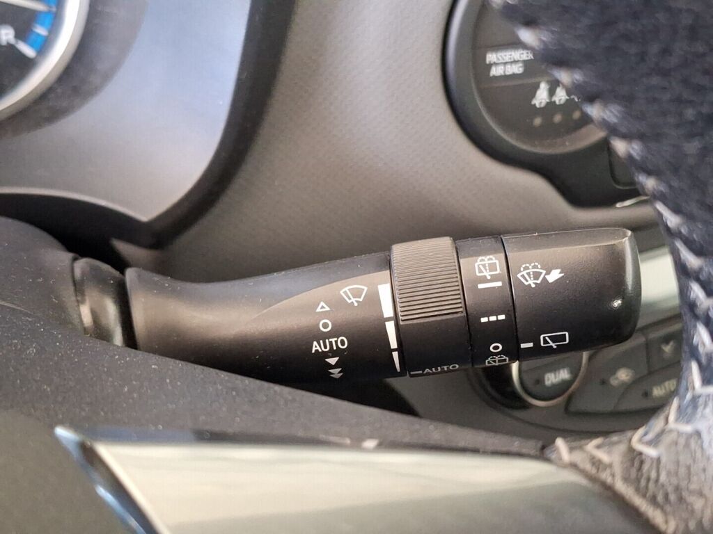 Toyota Yaris 2016 Musta