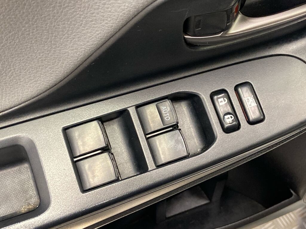 Toyota Yaris 2016 Valkoinen