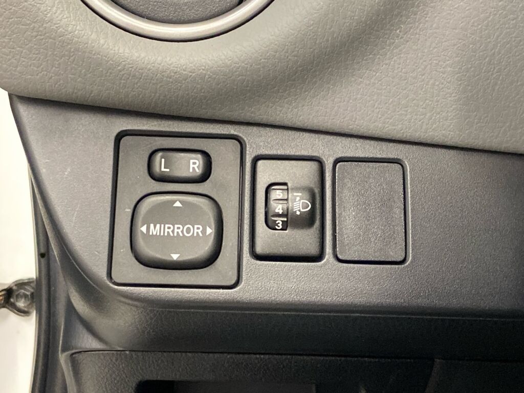 Toyota Yaris 2016 Valkoinen