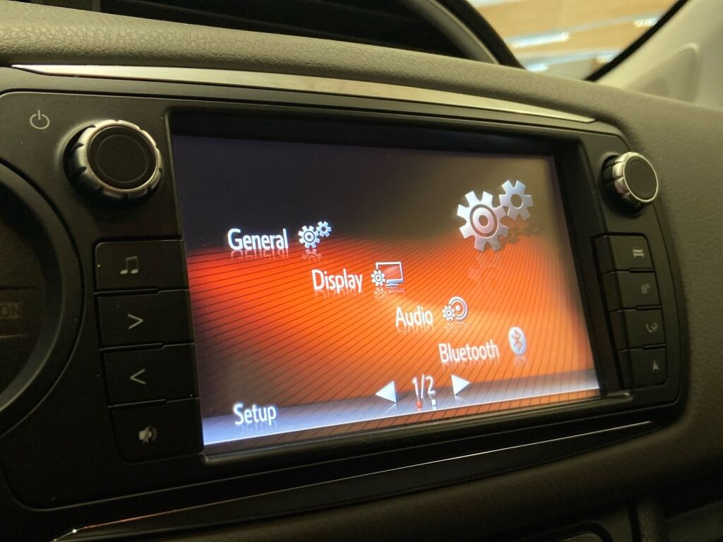 Toyota Yaris 2016 Valkoinen