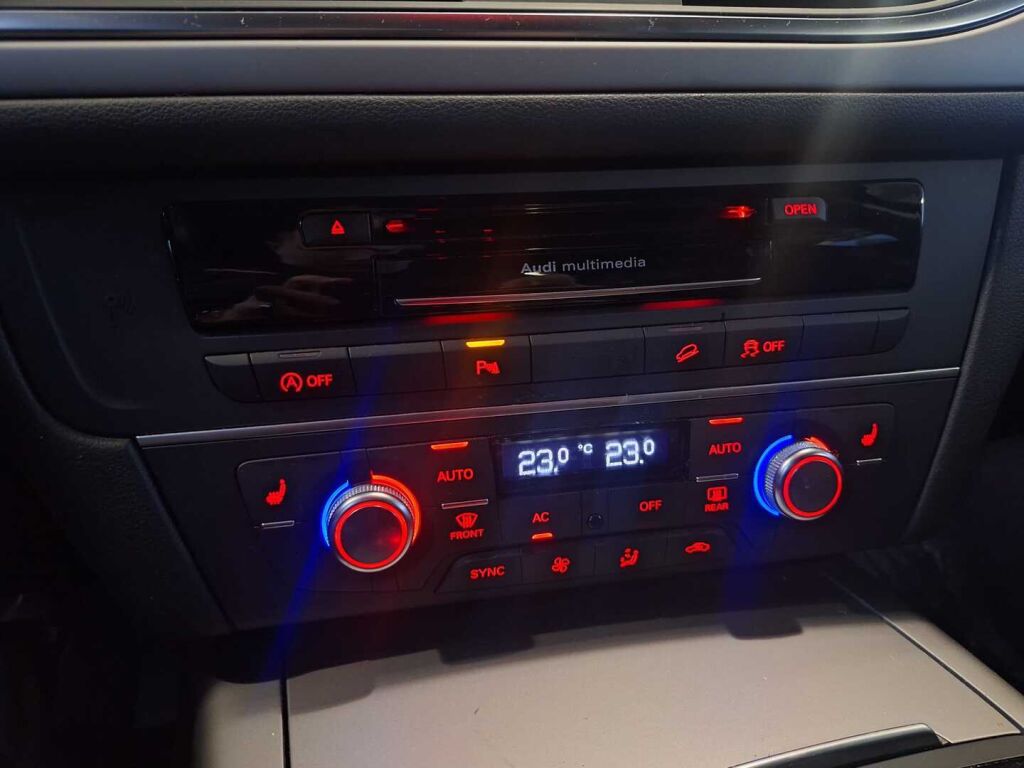 Audi A6 allroad quattro 2013 Musta