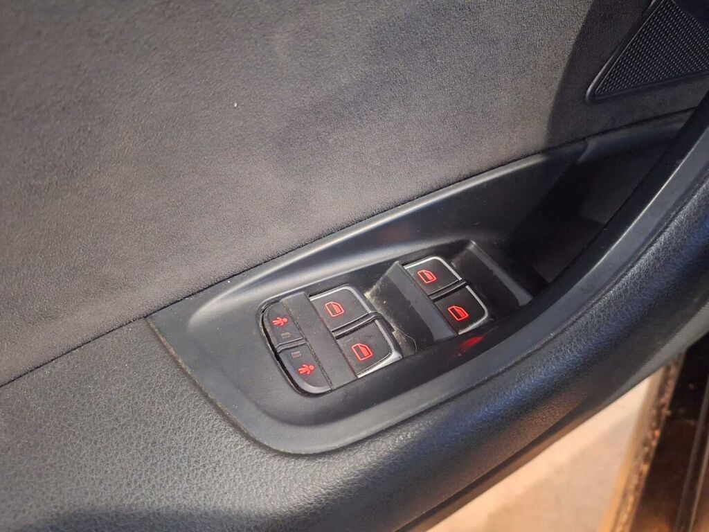 Audi A6 allroad quattro 2013 Musta