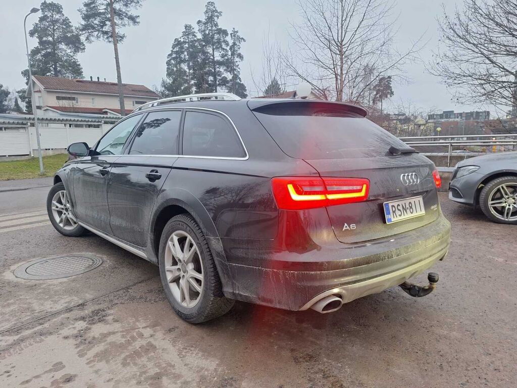 Audi A6 allroad quattro 2013 Musta