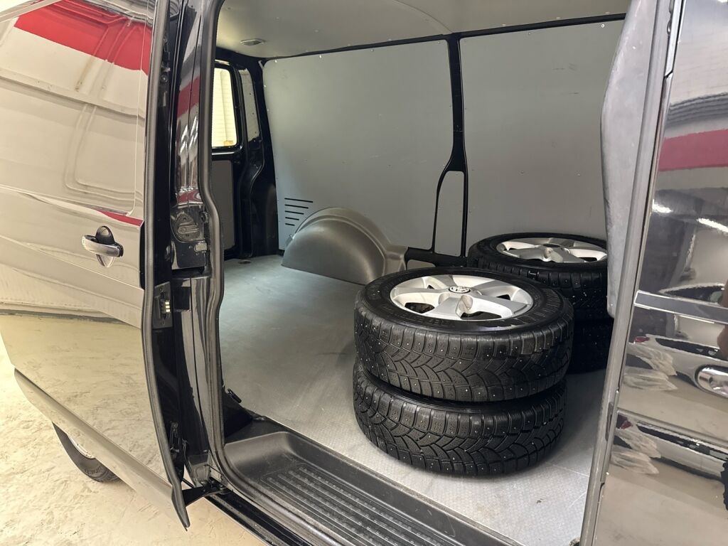 Volkswagen Transporter 2016 Musta