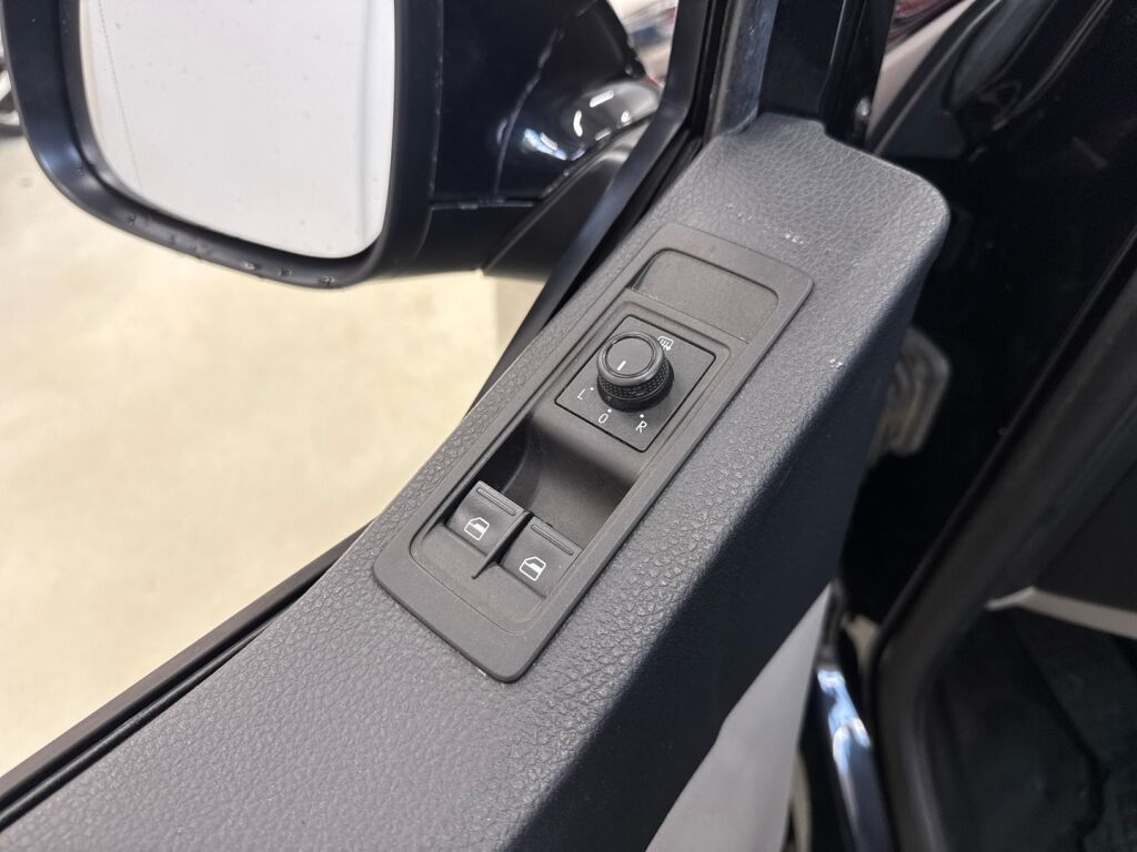 Volkswagen Transporter 2016 Musta