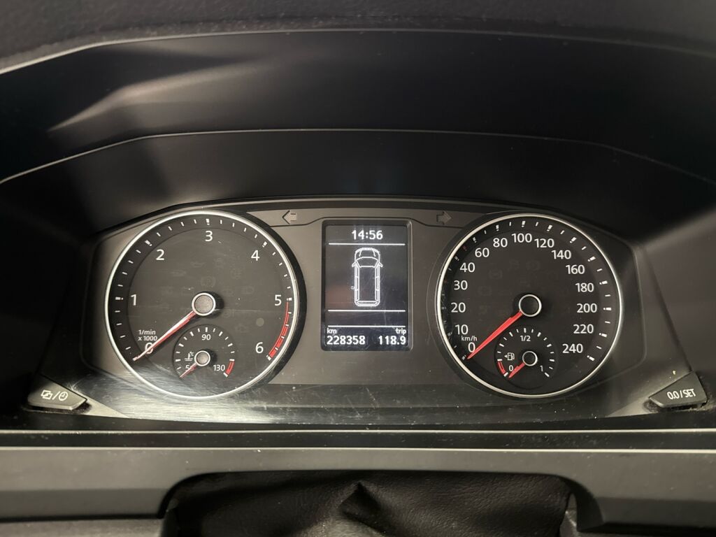 Volkswagen Transporter 2016 Musta