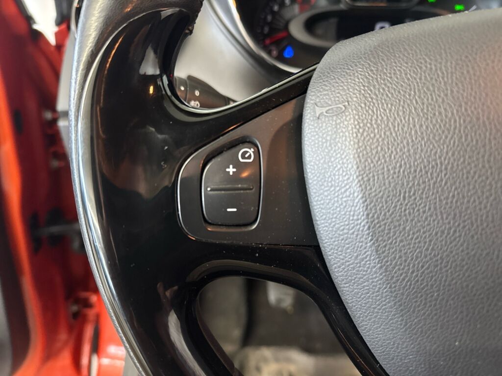 Renault Captur 2016 Oranssi