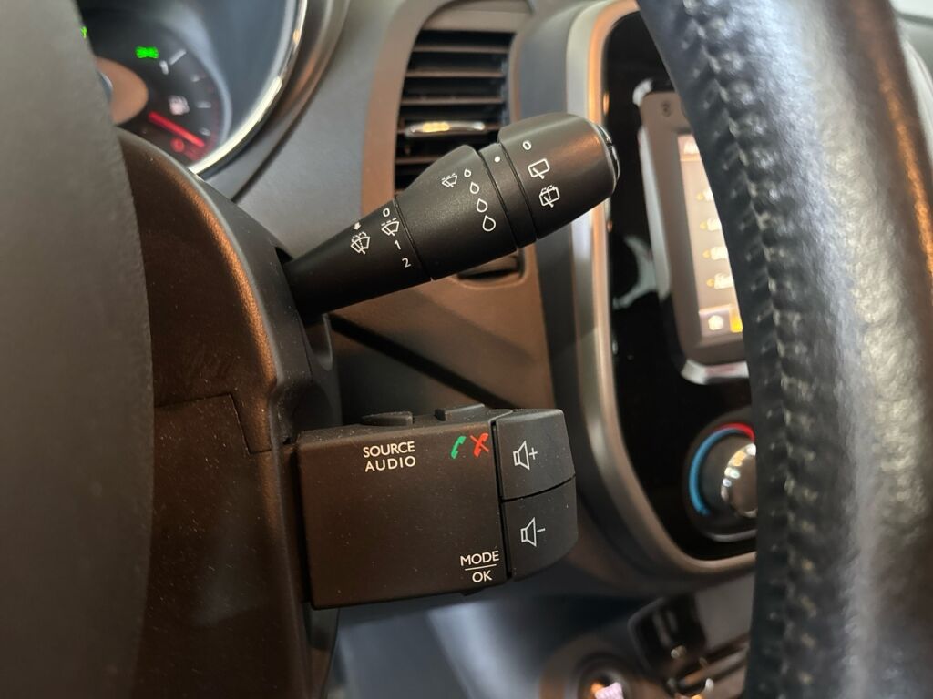 Renault Captur 2016 Oranssi