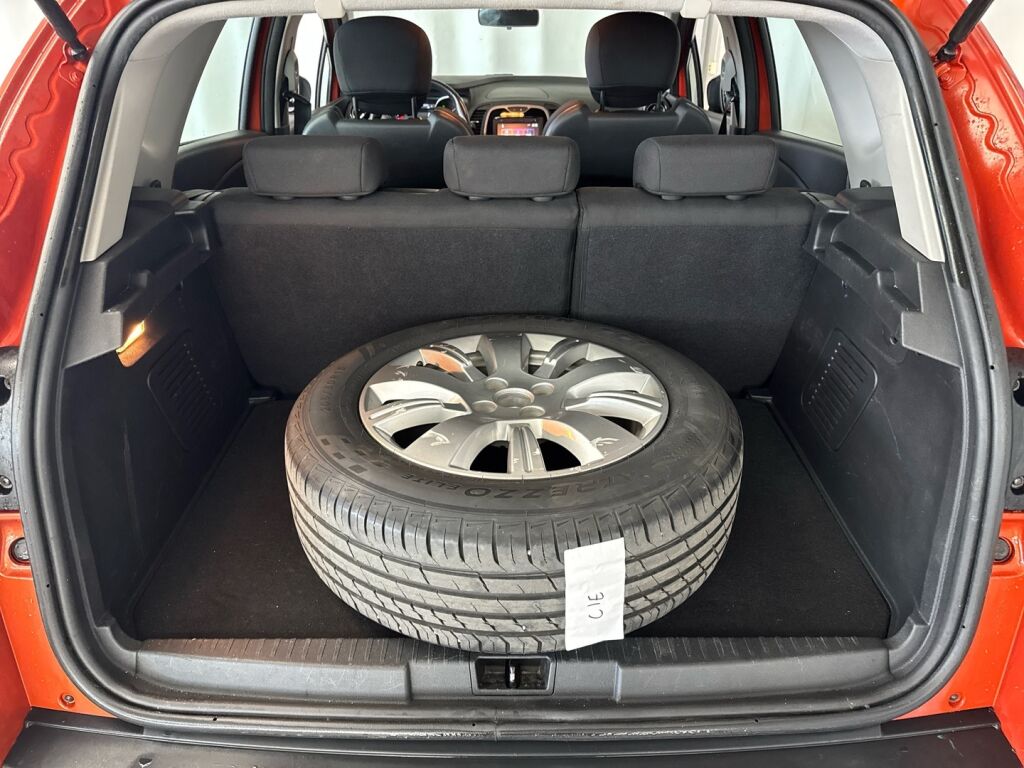 Renault Captur 2016 Oranssi