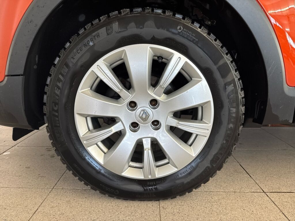 Renault Captur 2016 Oranssi