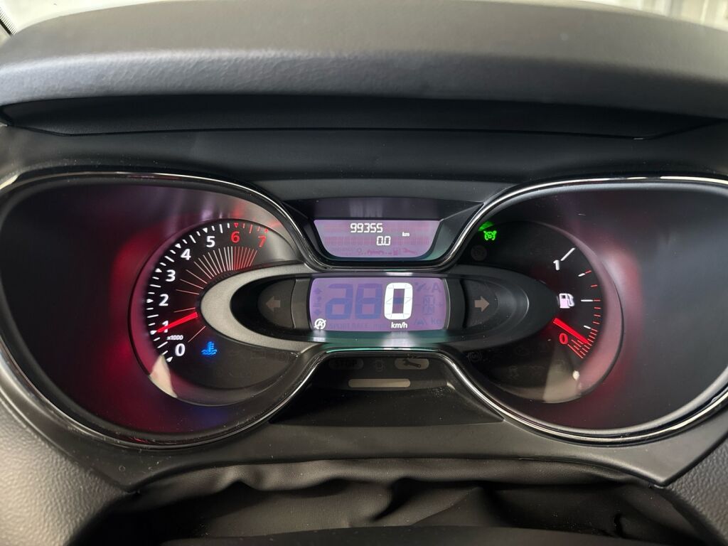 Renault Captur 2016 Oranssi