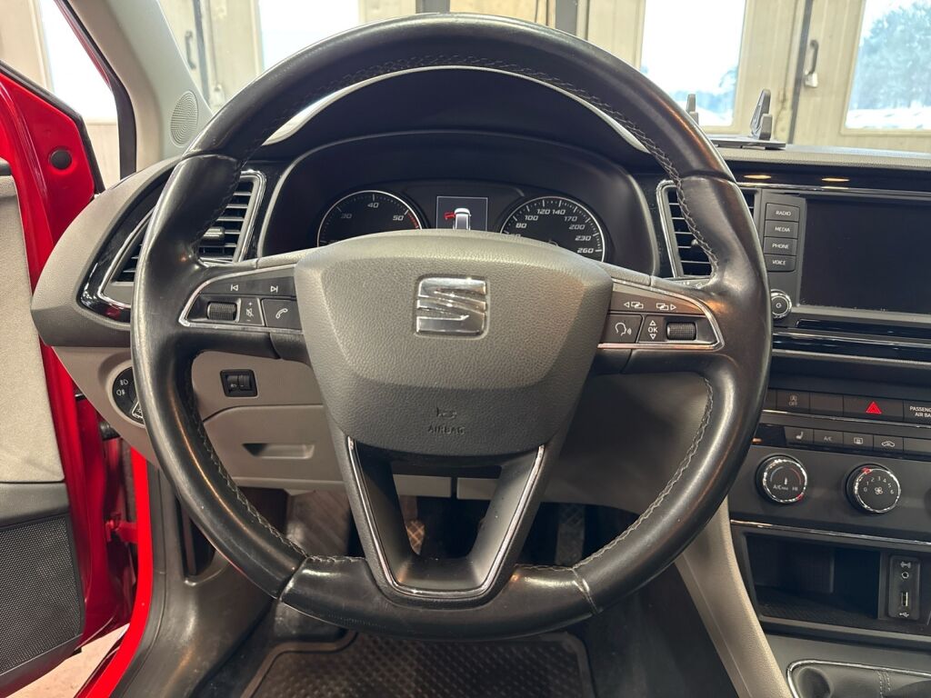 Seat Leon ST 2016 Punainen