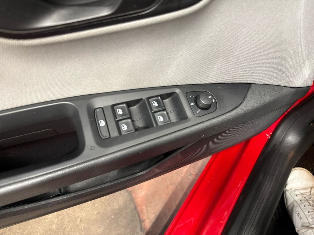 Seat Leon ST 2016 Punainen