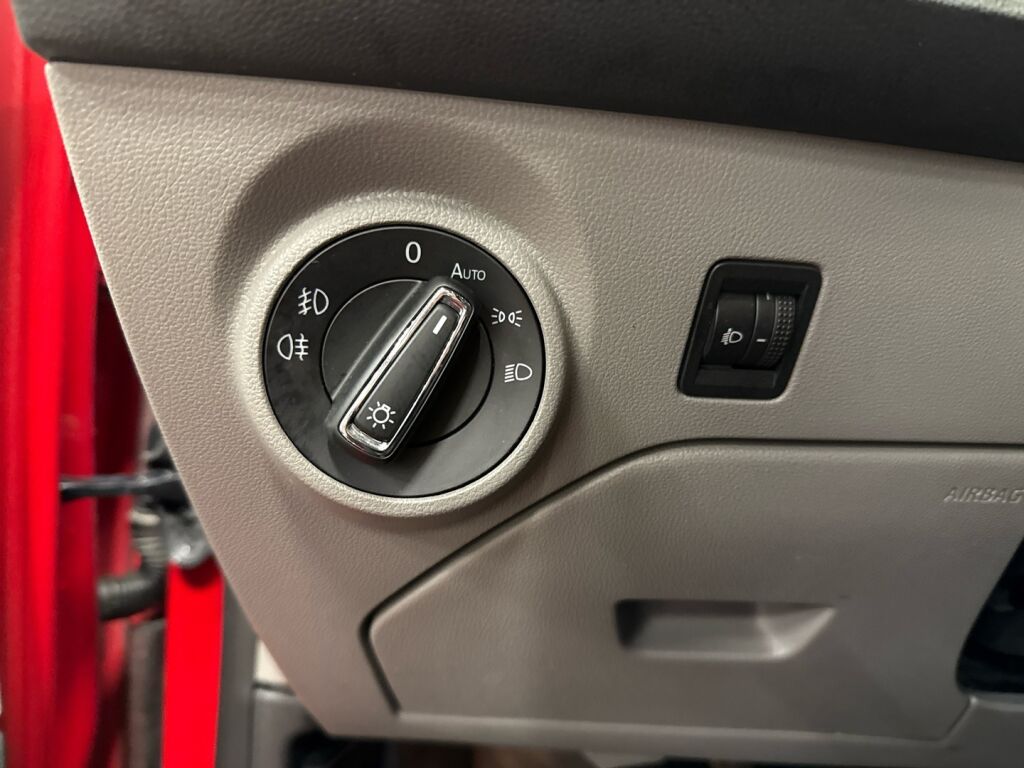 Seat Leon ST 2016 Punainen