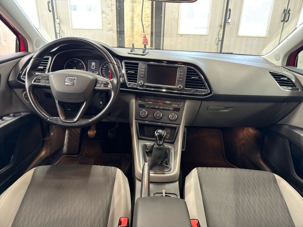 Seat Leon ST 2016 Punainen