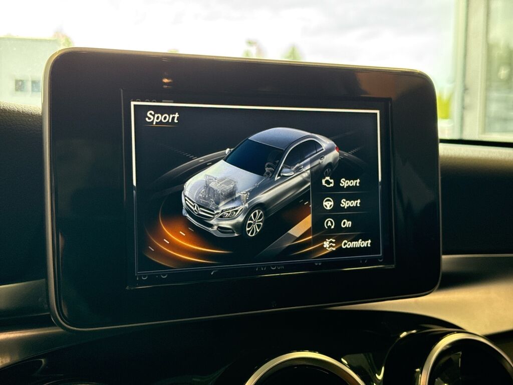 Mercedes-Benz C 2016 Musta
