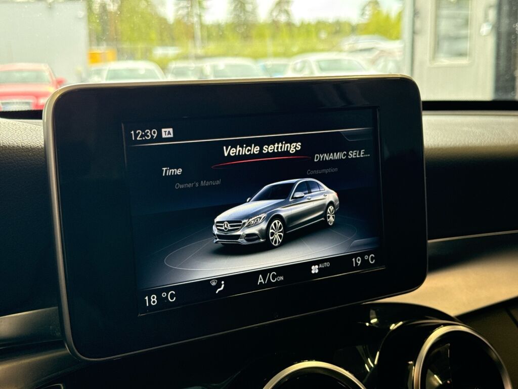 Mercedes-Benz C 2016 Musta