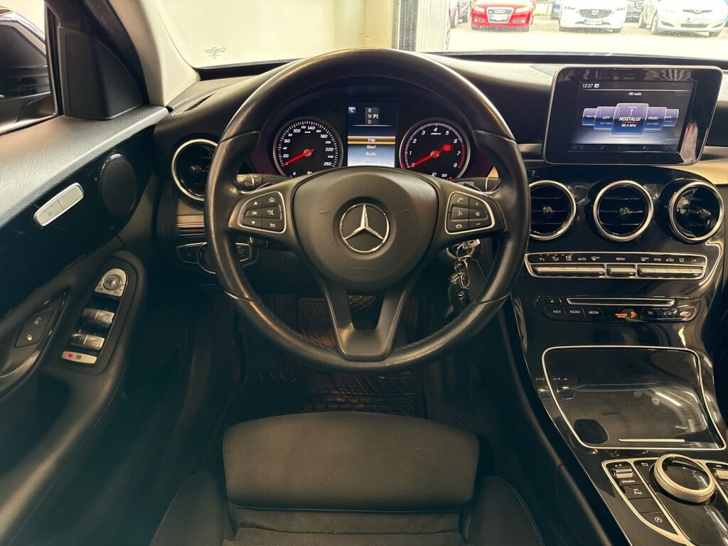 Mercedes-Benz C 2016 Musta