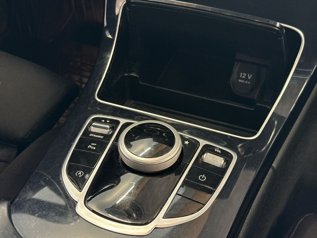 Mercedes-Benz C 2016 Musta