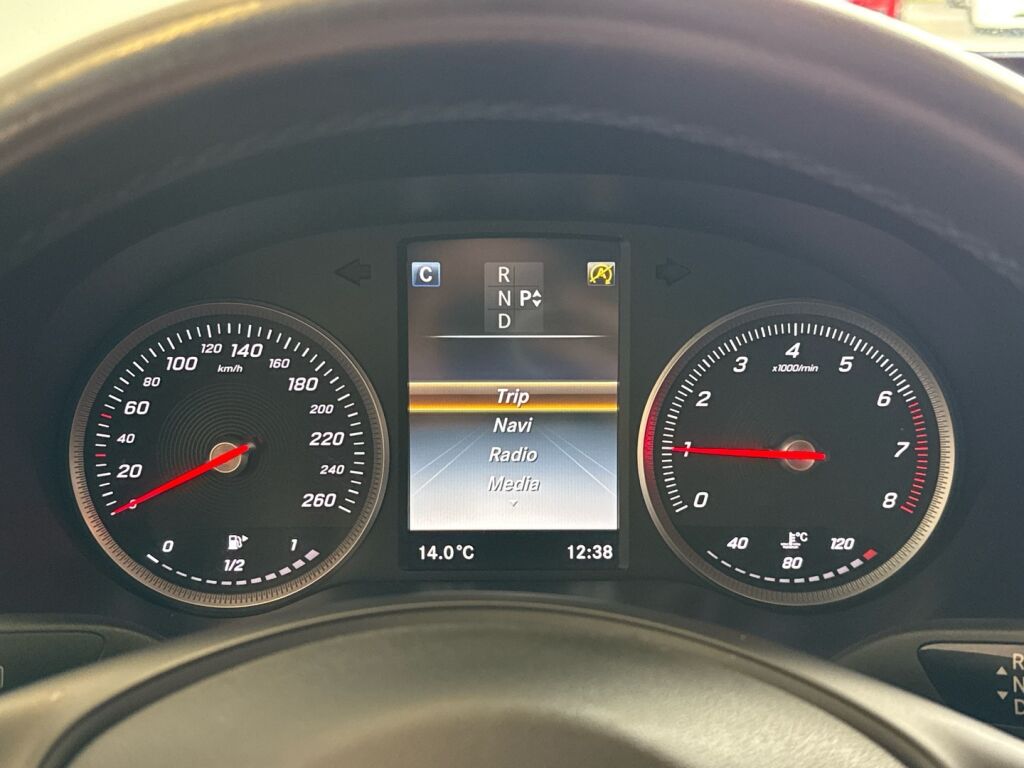 Mercedes-Benz C 2016 Musta