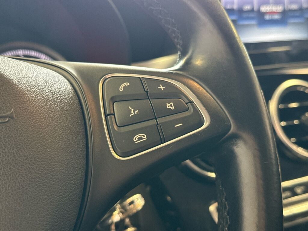 Mercedes-Benz C 2016 Musta