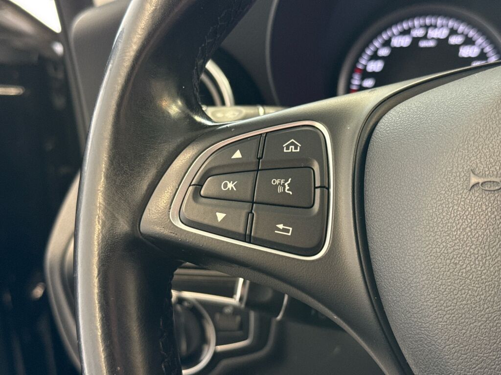 Mercedes-Benz C 2016 Musta