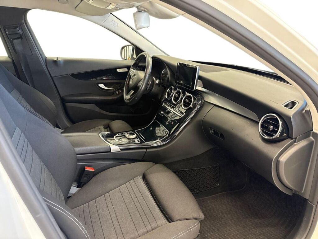 Mercedes-Benz C 2017 Valkoinen