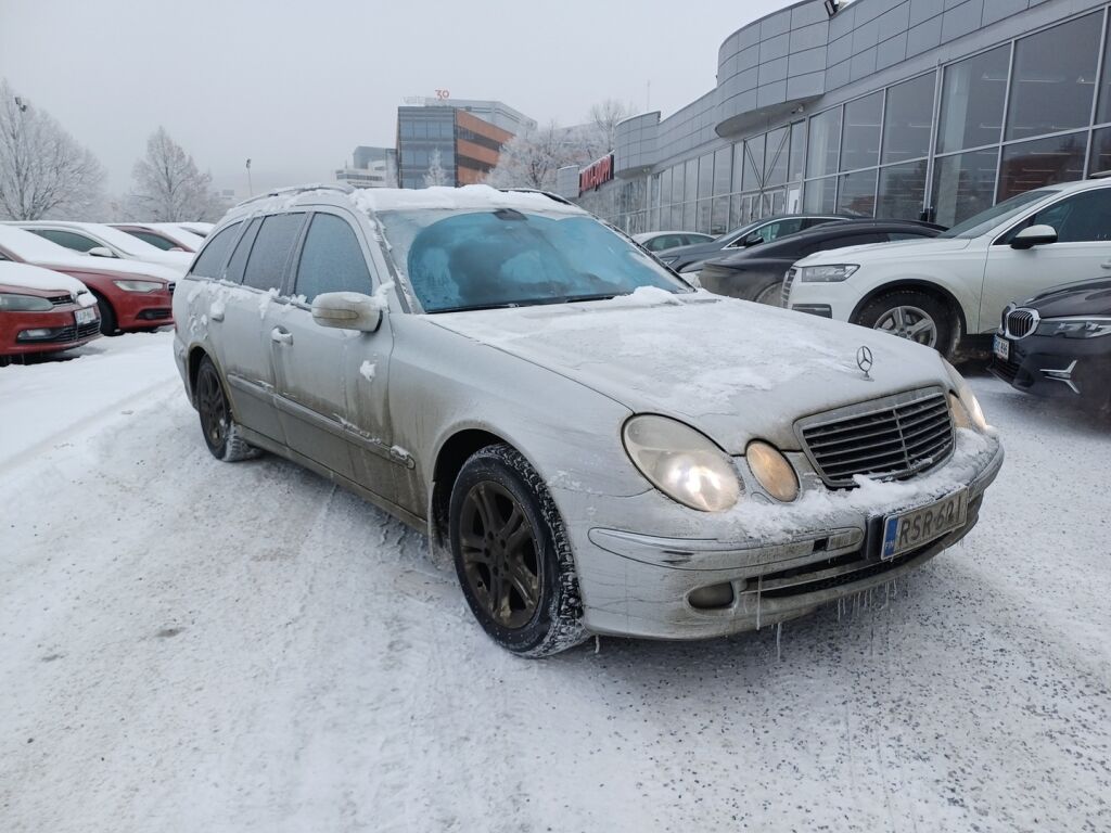 Mercedes-Benz E 2006 Hopea