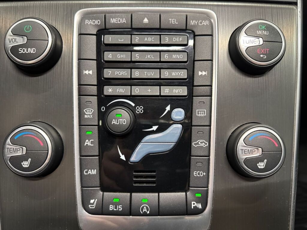 Volvo V60 2014 Sininen
