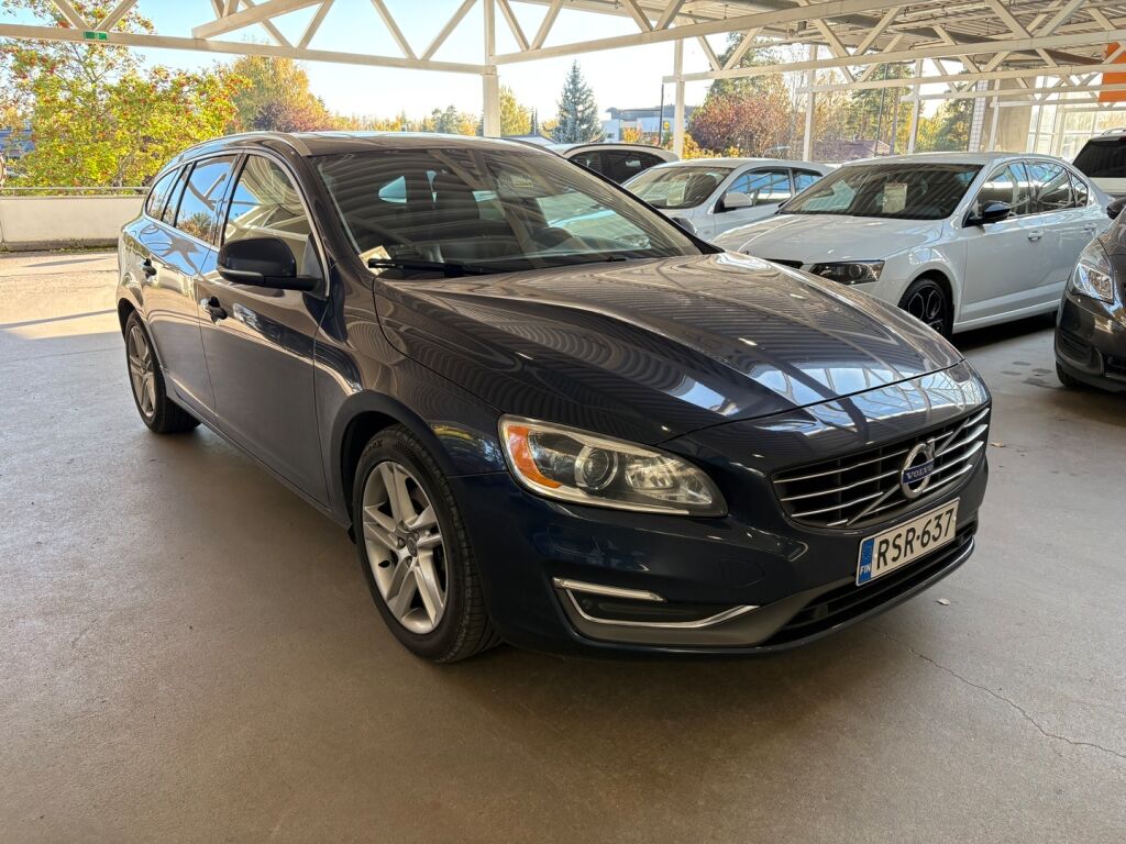 Volvo V60 2014 Sininen
