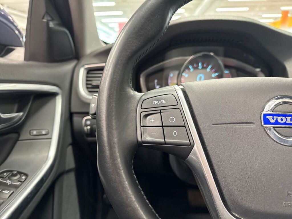 Volvo V60 2014 Sininen