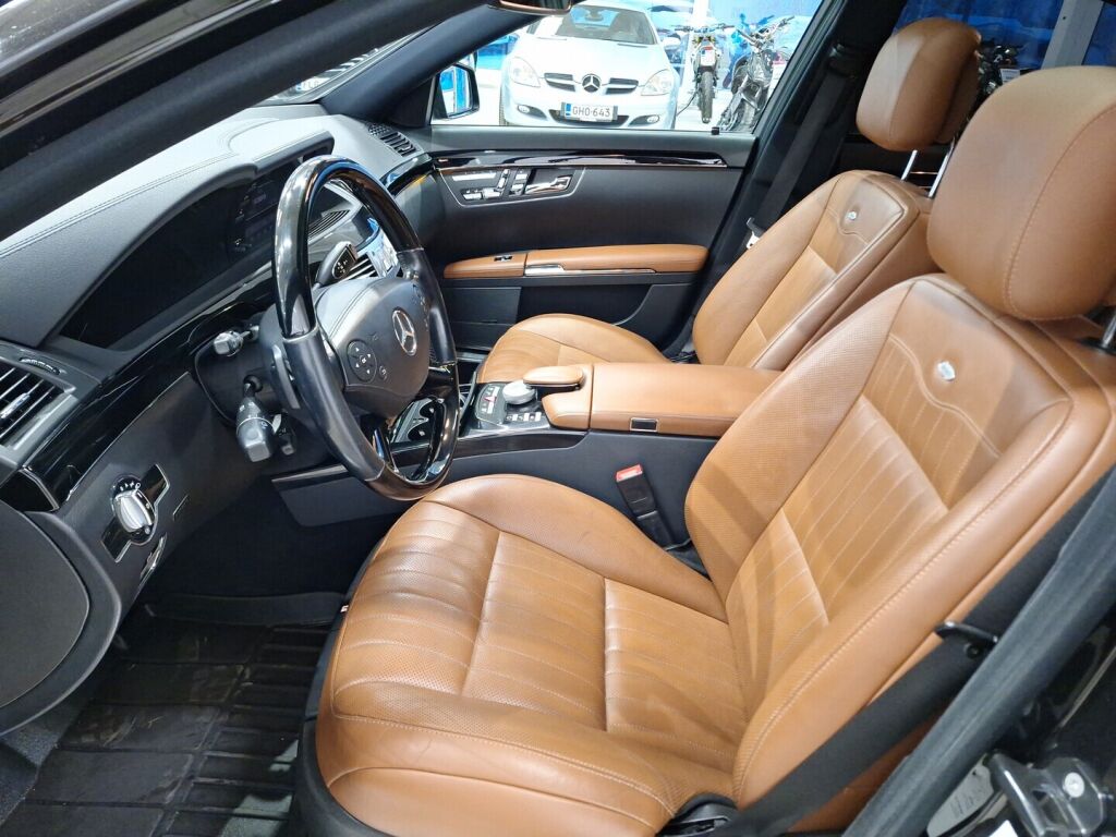Mercedes-Benz S 2010 Musta